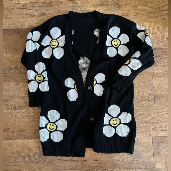 Smiley Cardigan - Picture 1 of 1